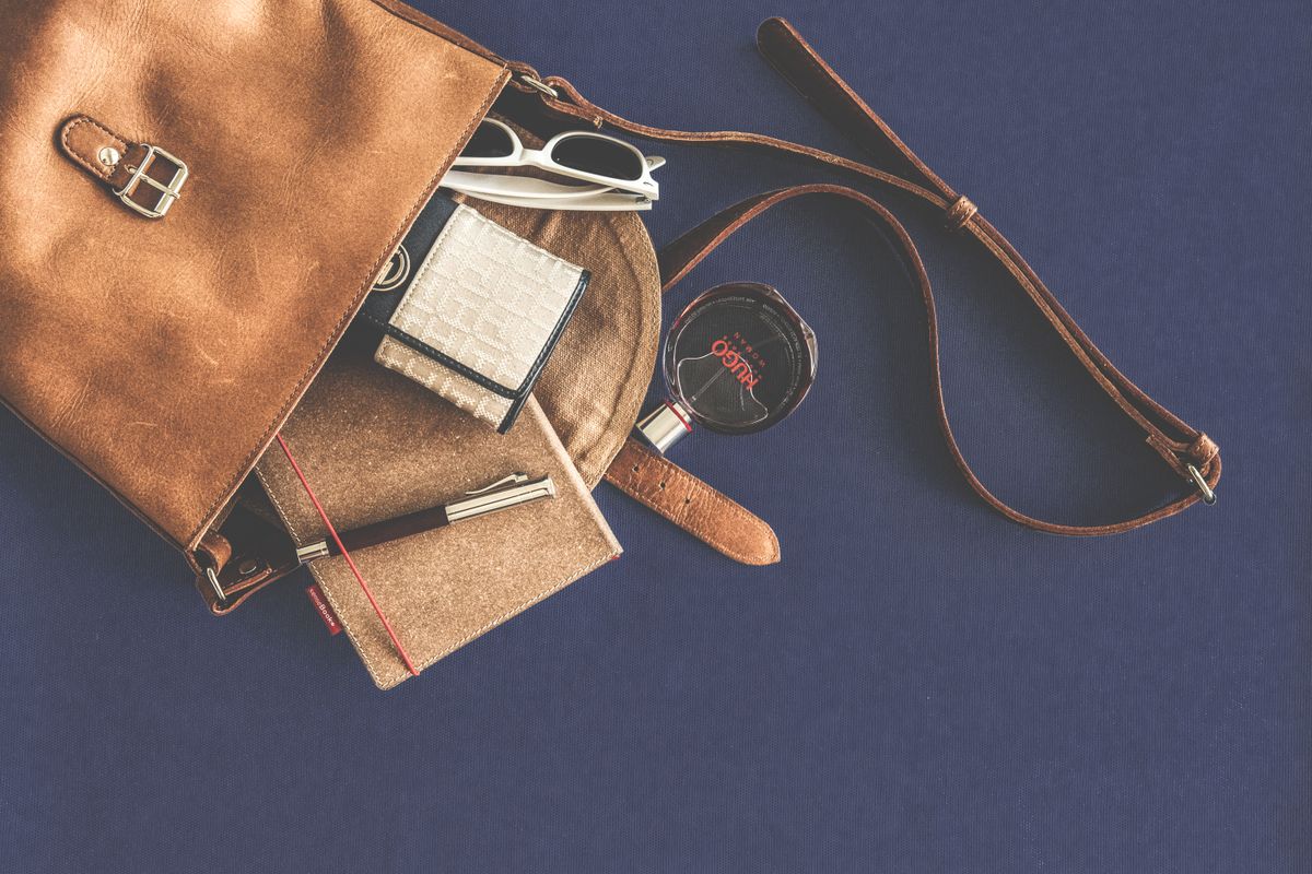 Gents chestnut leather wallet and purse